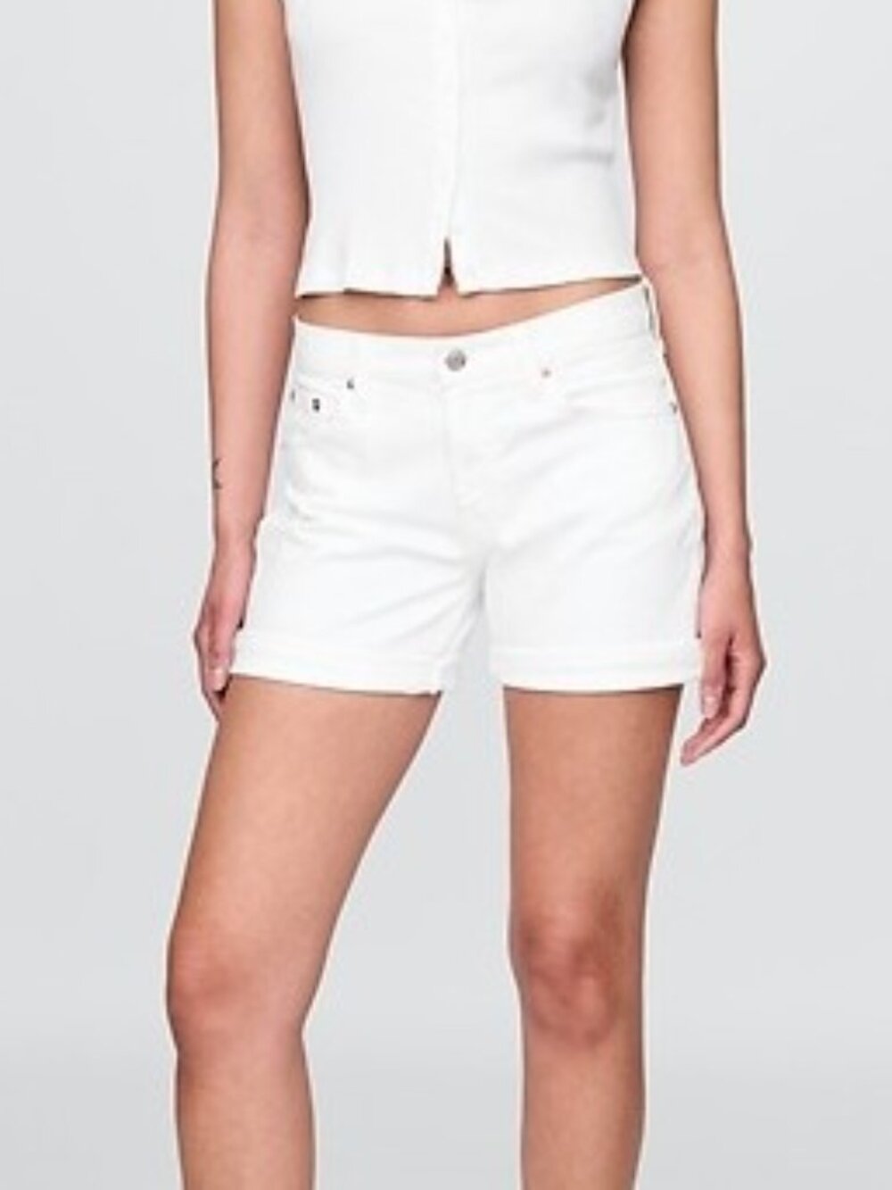GAP 24 Waist White Cuffed Denim Cotton 5" Shorts